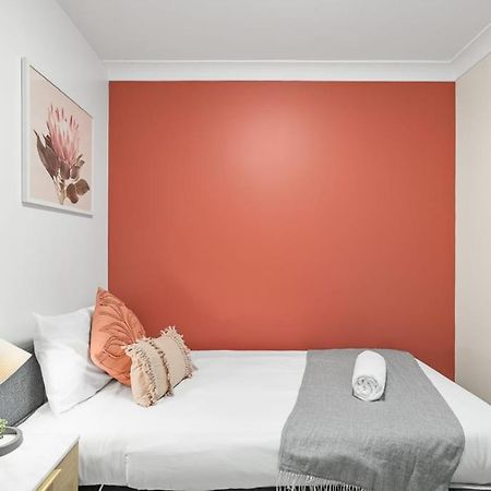 Chic Single Room - Mins To Stations & Eateries - Shared Bathroom Pymble Exterior photo